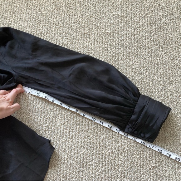 NEW White House Black Market Long Sleeve Twist Neck Satin Blouse Size 4 NWT - Picture 12 of 15